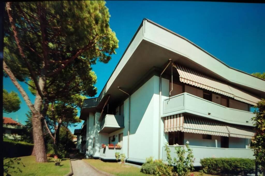 Beach House, 300 M Dal Mare, マリーナ・ディ・マッサ エクステリア 写真